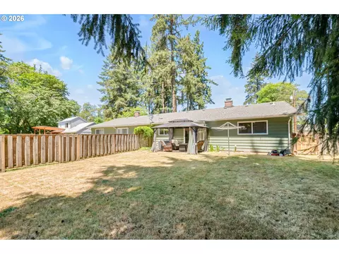 Exterior - 1480 Bond Ln, Eugene, OR 97401 photo 8 of 17