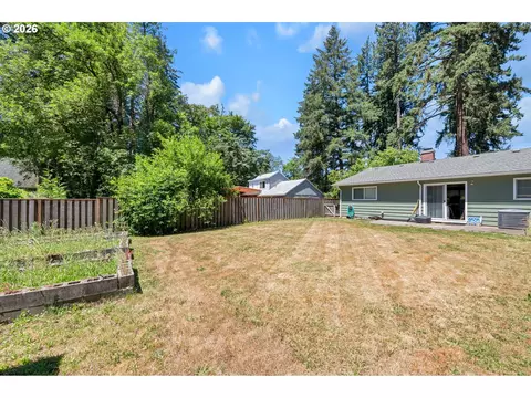 Exterior - 1480 Bond Ln, Eugene, OR 97401 photo 17 of 17