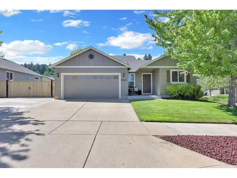 87836 8th St, Veneta, OR 97487