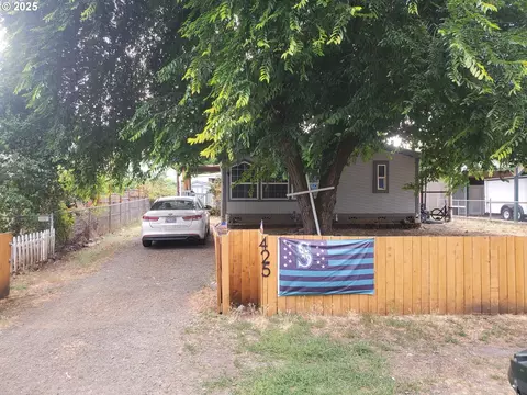 425 Birch St, Yoncalla, OR 97499
