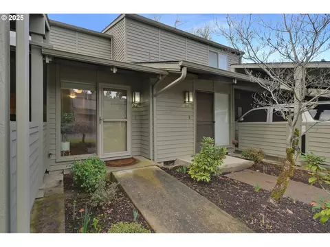 62 Fairway Loop, Eugene, OR 97401