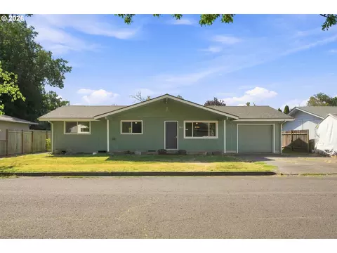 345 N 7th Pl, Harrisburg, OR 97446