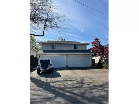 247 Ipswich St, Gladstone, OR 97027