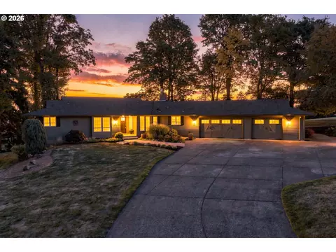 13876 SE Mountain Crest Dr, Happy Valley, OR 97086