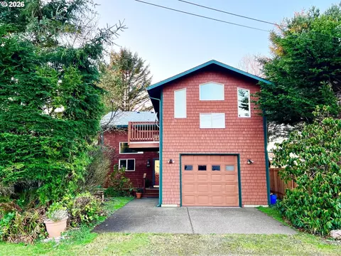277 N Dolphin St, Rockaway Beach, OR 97136