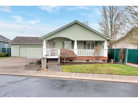 5327 Bridgewater Dr, Eugene, OR 97402