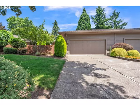 8085 SW Fairway Dr, Wilsonville, OR 97070
