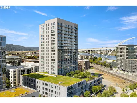 1150 NW Quimby St #1802, Portland, OR 97209