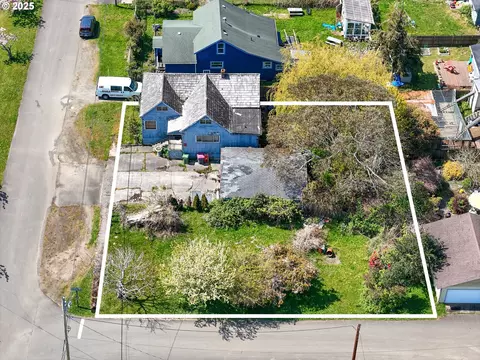 841 Pacific Dr, Hammond, OR 97121