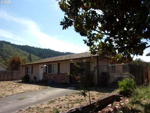 353 Donald Ter, Myrtle Creek, OR 97457