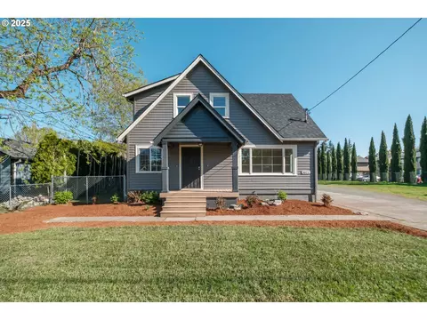 3021 D St NE, Salem, OR 97301