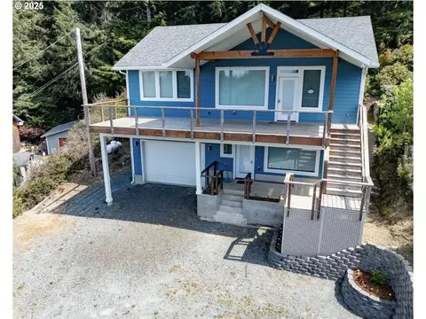 302 S Quadrant St, Rockaway Beach, OR 97136