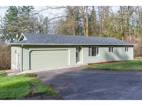 115 Lowrane Dr, Kelso, WA 98626