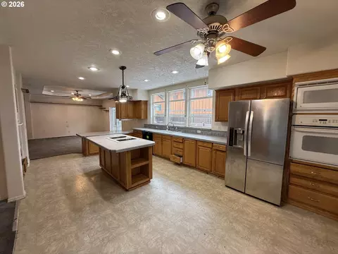 68954 E Cedar Hill Loop, Welches, OR 97067 photo 3