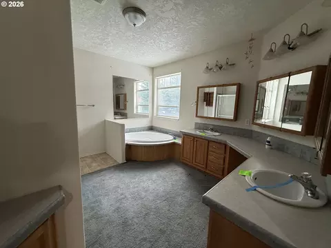 68954 E Cedar Hill Loop, Welches, OR 97067 photo 10