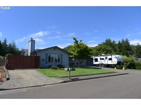 412 Camellia Ct, Reedsport, OR 97467