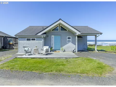 4048 SW Pacific Coast Hwy, Waldport, OR 97394