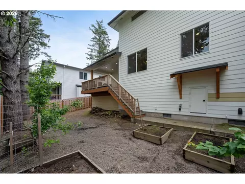 Exterior - 2188 SW Wallula Ln, Gresham, OR 97080 photo 9 of 10