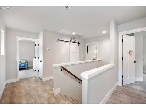 Entry Way - 2188 SW Wallula Ln, Gresham, OR 97080 photo 4 of 4