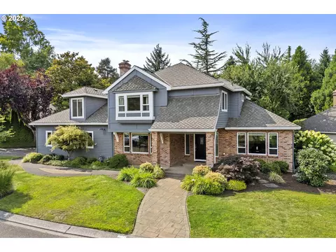 3777 Rivers Edge Dr, Lake Oswego, OR 97034