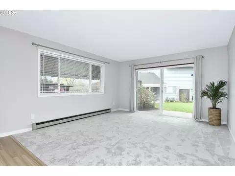 Living - 1514 NE Hogan Dr, Gresham, OR 97030 photo 3 of 6