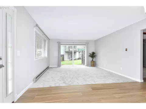 Living - 1514 NE Hogan Dr, Gresham, OR 97030 photo 2 of 6