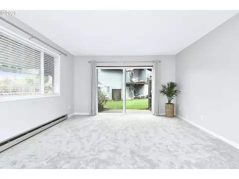 Living - 1514 NE Hogan Dr, Gresham, OR 97030 photo 4 of 6