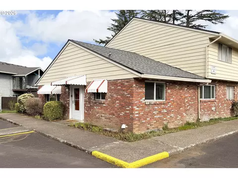 Exterior - 1514 NE Hogan Dr, Gresham, OR 97030 photo 4 of 5