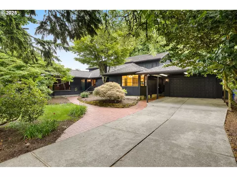 1940 SW 71st Ave, Portland, OR 97225