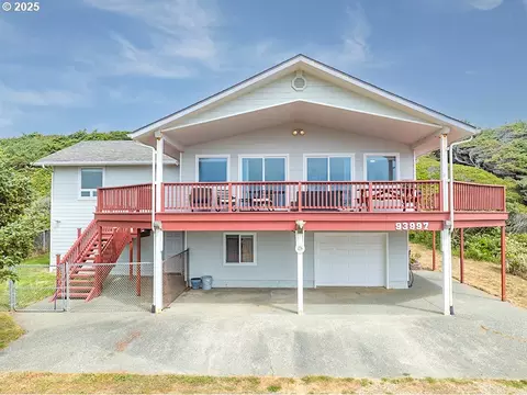 93997 Pebble Pl, Gold Beach, OR 97444