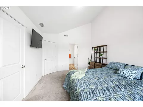 Bedroom - 1228 S Quartz Dr, Cornelius, OR 97113 photo 2 of 3