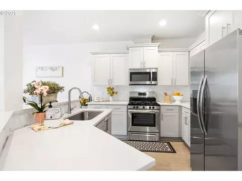 Kitchen - 1228 S Quartz Dr, Cornelius, OR 97113 photo 1 of 1