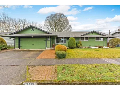 2551 Stratford St, Eugene, OR 97404
