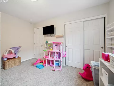 Bedroom - 38771 Barlow Pkwy, Sandy, OR 97055 photo 8 of 8