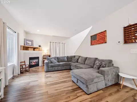 Living - 38771 Barlow Pkwy, Sandy, OR 97055 photo 1 of 4