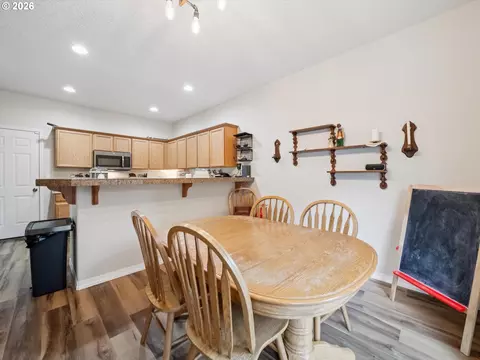 Dining - 38771 Barlow Pkwy, Sandy, OR 97055 photo 3 of 3