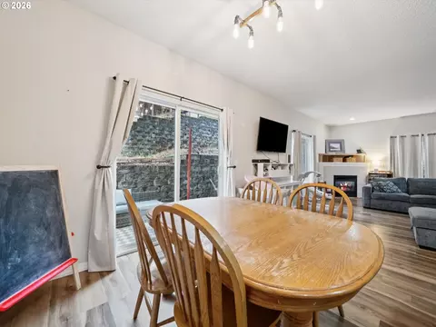 Dining - 38771 Barlow Pkwy, Sandy, OR 97055 photo 2 of 3