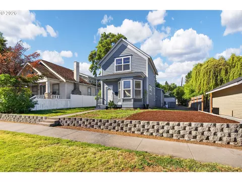 404 W 9th St, The Dalles, OR 97058