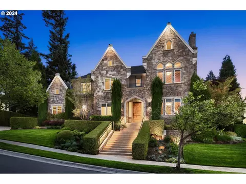 1901 Cheryl Ct, Lake Oswego, OR 97034