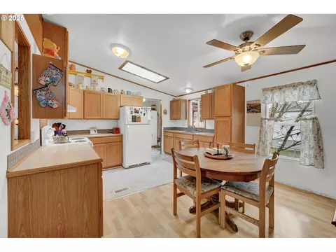 34185 El Roble Ave, Eugene, OR 97405 photo 15
