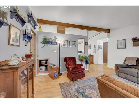 34185 El Roble Ave, Eugene, OR 97405 photo 11