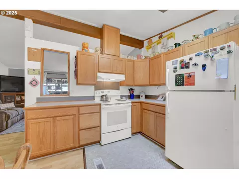 34185 El Roble Ave, Eugene, OR 97405 photo 17