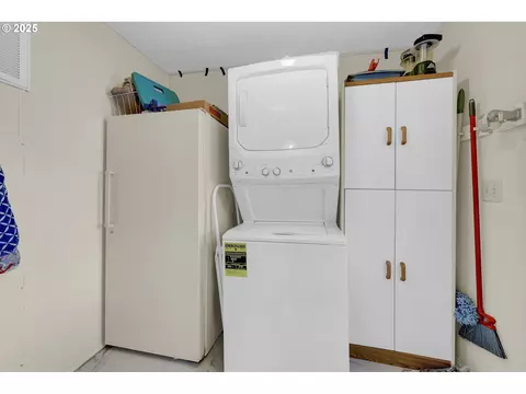 34185 El Roble Ave, Eugene, OR 97405 photo 24