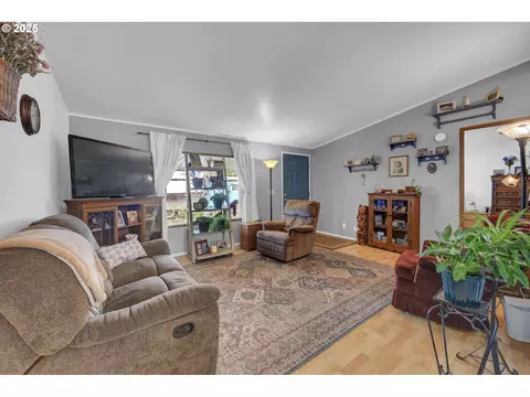 34185 El Roble Ave, Eugene, OR 97405 photo 5