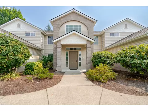 82 Weldwood Dr, Lebanon, OR 97355