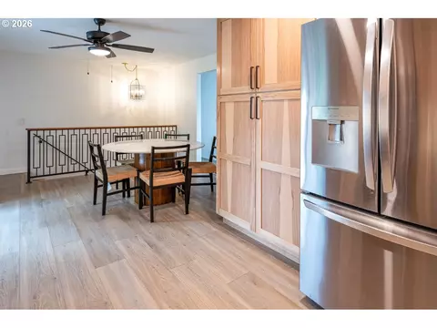 Dining - 2540 W 22nd Ave, Eugene, OR 97405 photo 3 of 4