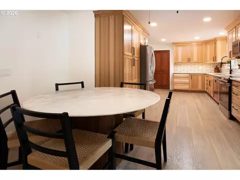 Kitchen - 2540 W 22nd Ave, Eugene, OR 97405 photo 6 of 6