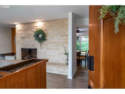 Entry Way - 2540 W 22nd Ave, Eugene, OR 97405 photo 1 of 1