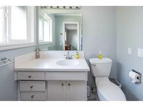 Bath - 2540 W 22nd Ave, Eugene, OR 97405 photo 1 of 5