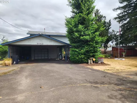 Exterior - 725 W Main St, Molalla, OR 97038 photo 11 of 12
